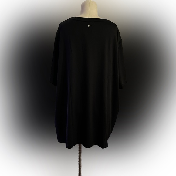 Fabletics Blake Tee in Black Size 4X NWT - Picture 4 of 5
